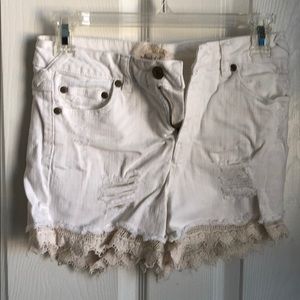 Alter’d State distressed white shorts!!